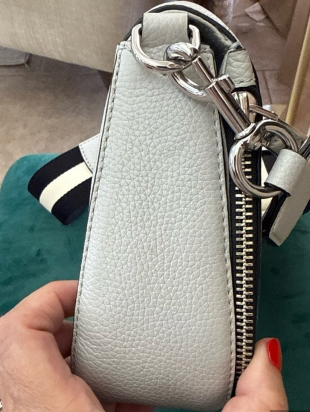 Marc Jacobs White Pebbled Leather Crossbody with Front Zip - Picture 4 of 5